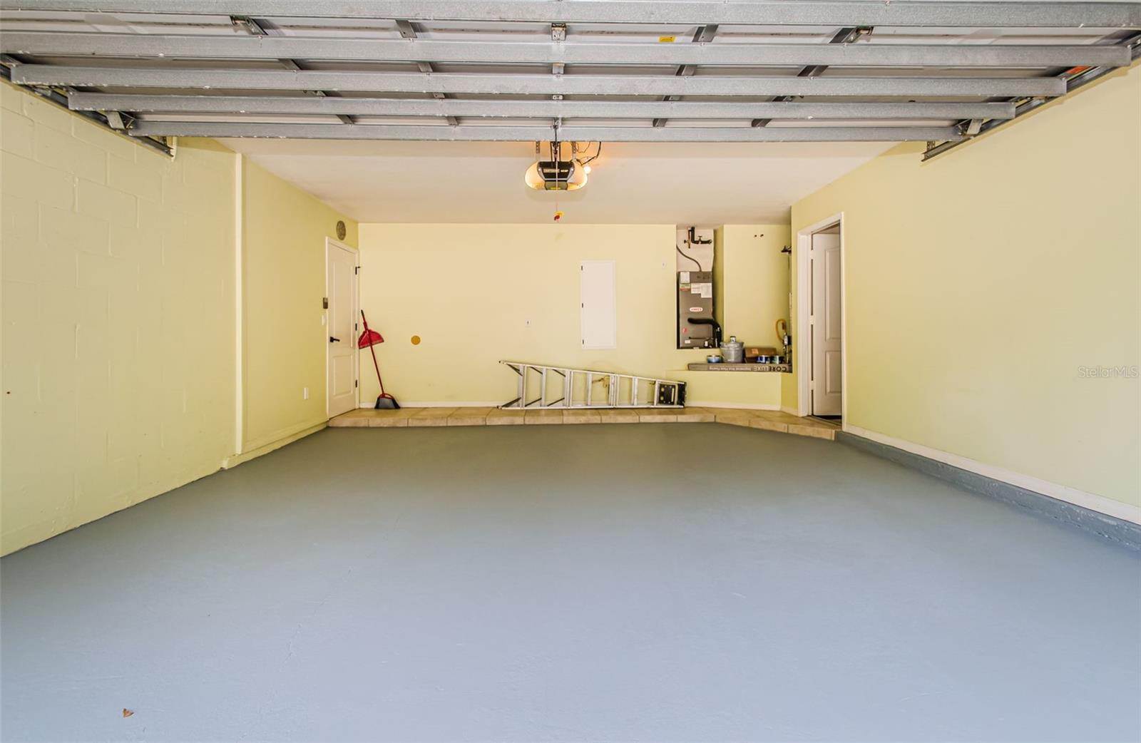 5057 SOUTHAMPTON CIR