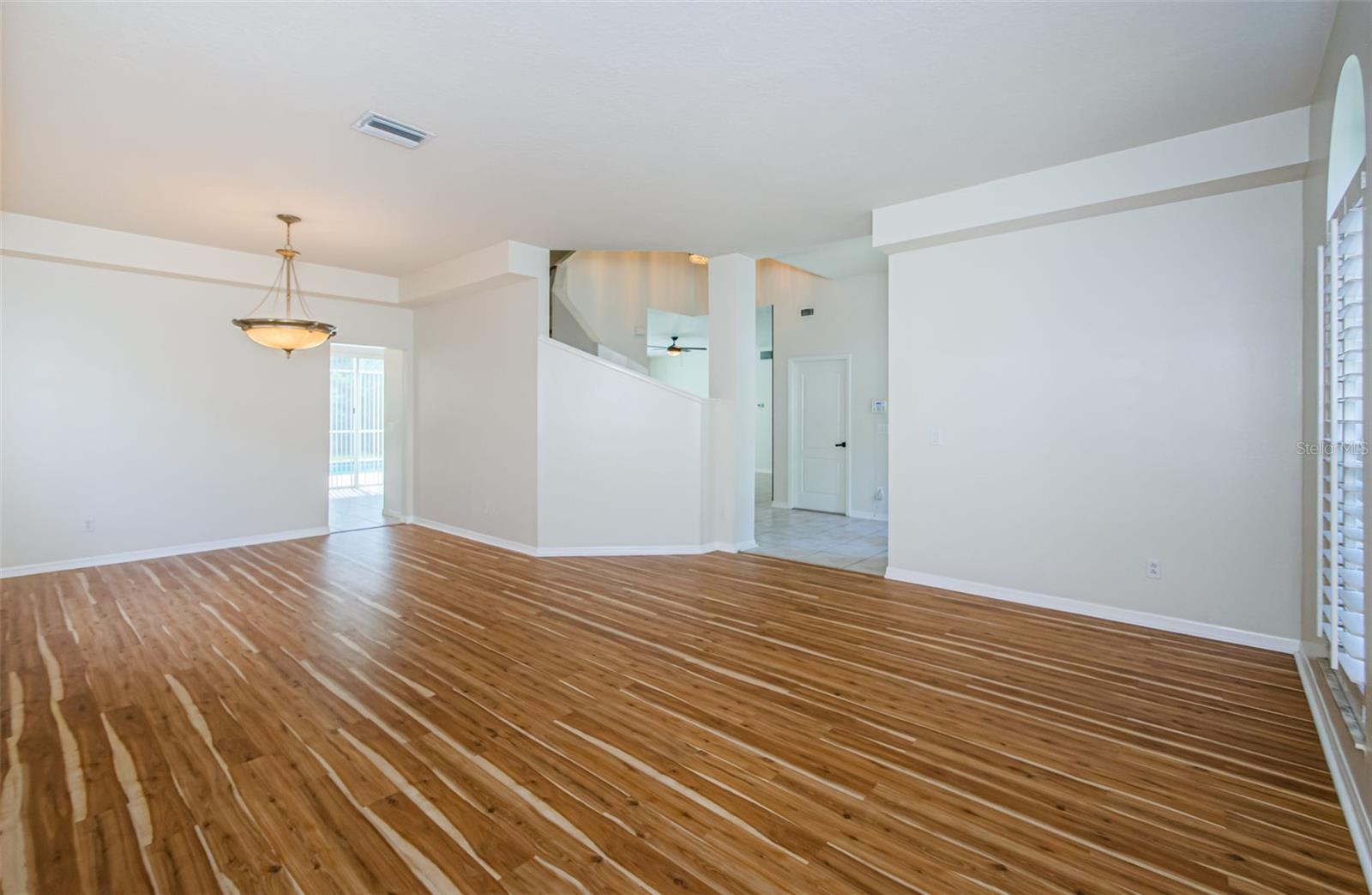 5057 SOUTHAMPTON CIR