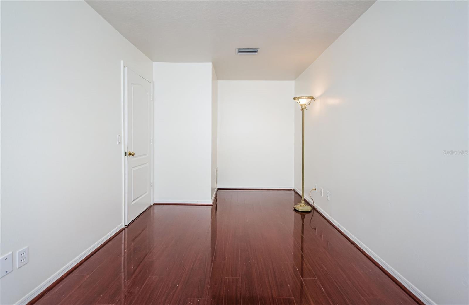 5057 SOUTHAMPTON CIR