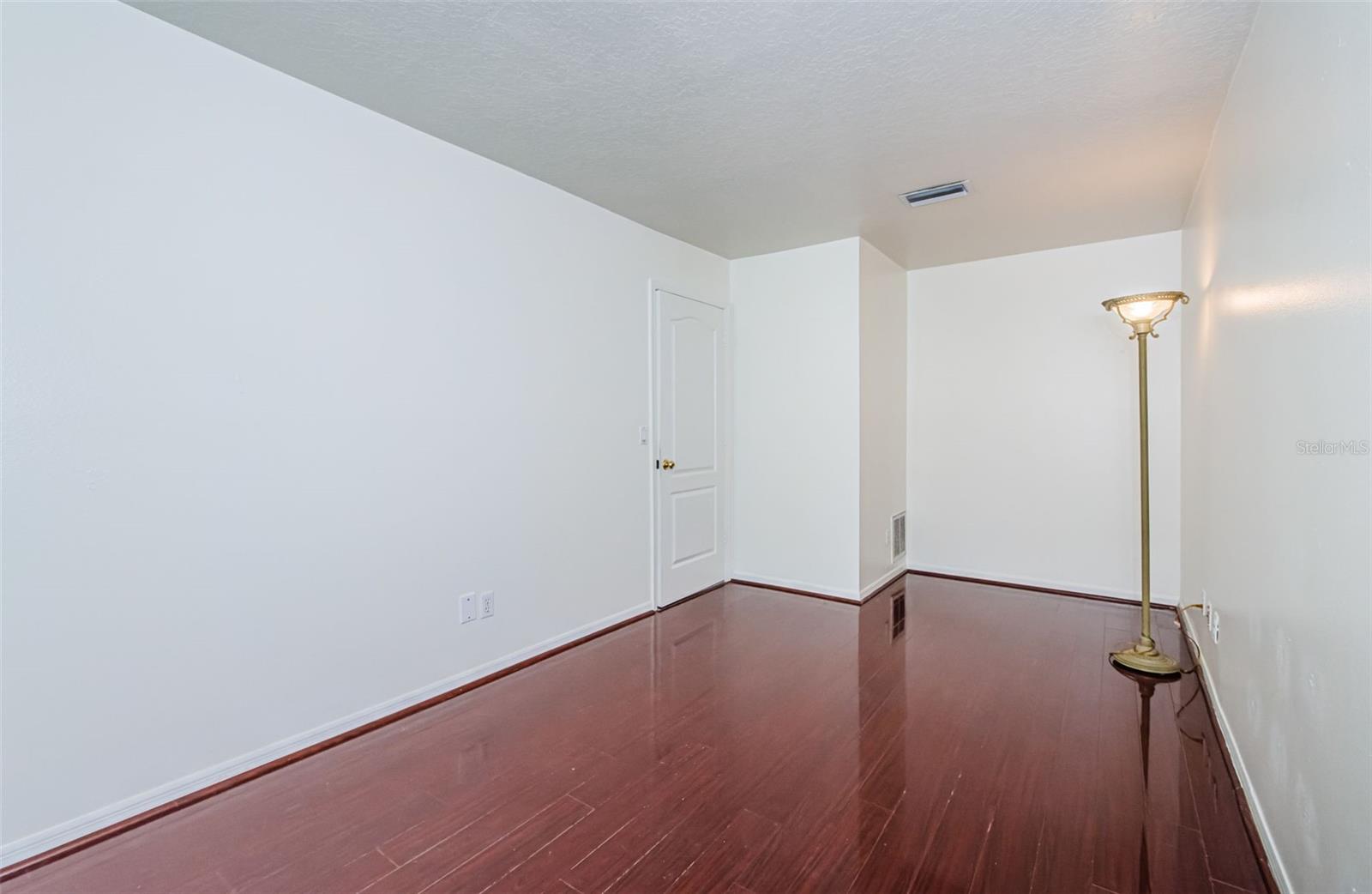 5057 SOUTHAMPTON CIR