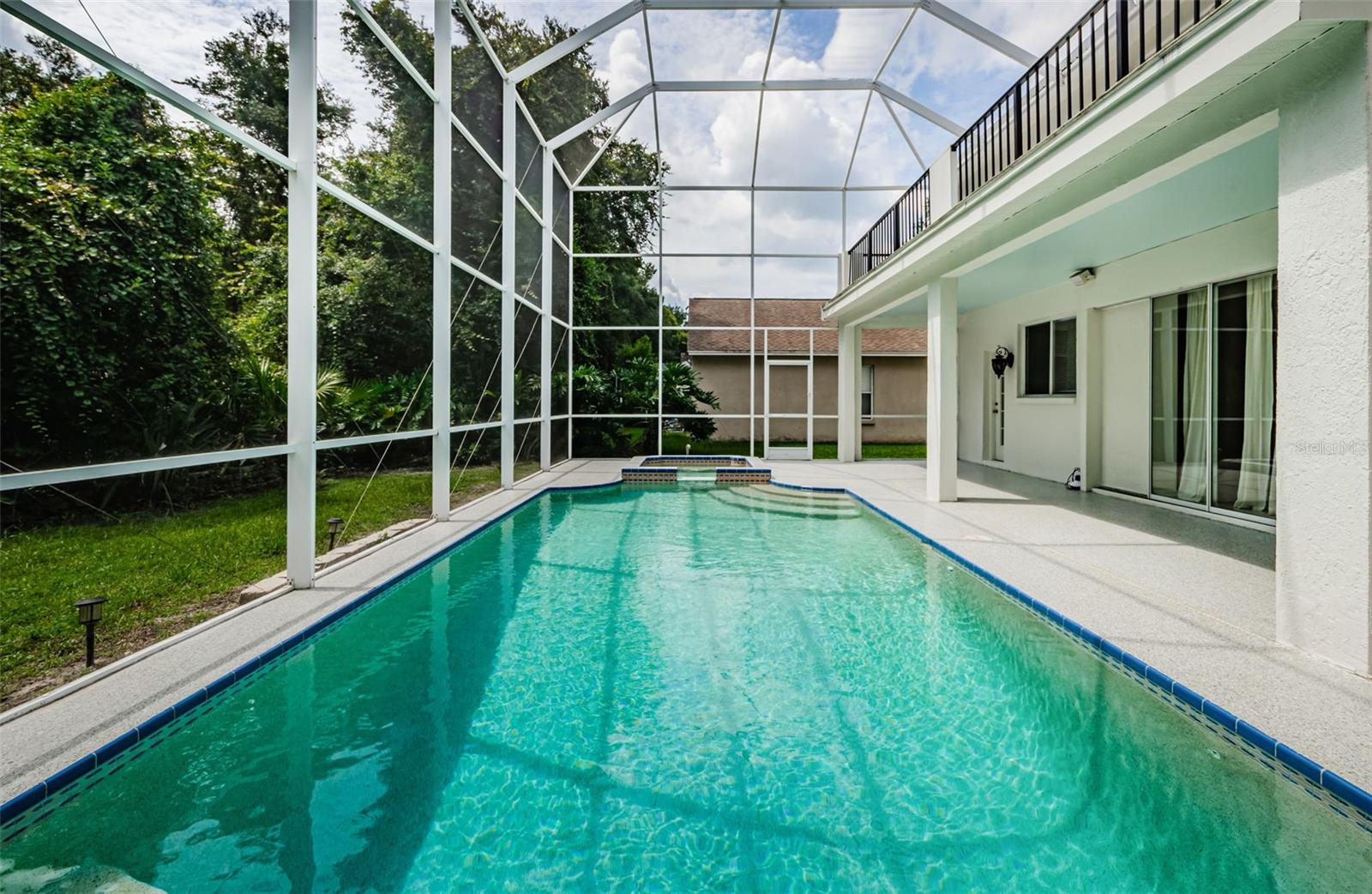 5057 SOUTHAMPTON CIR