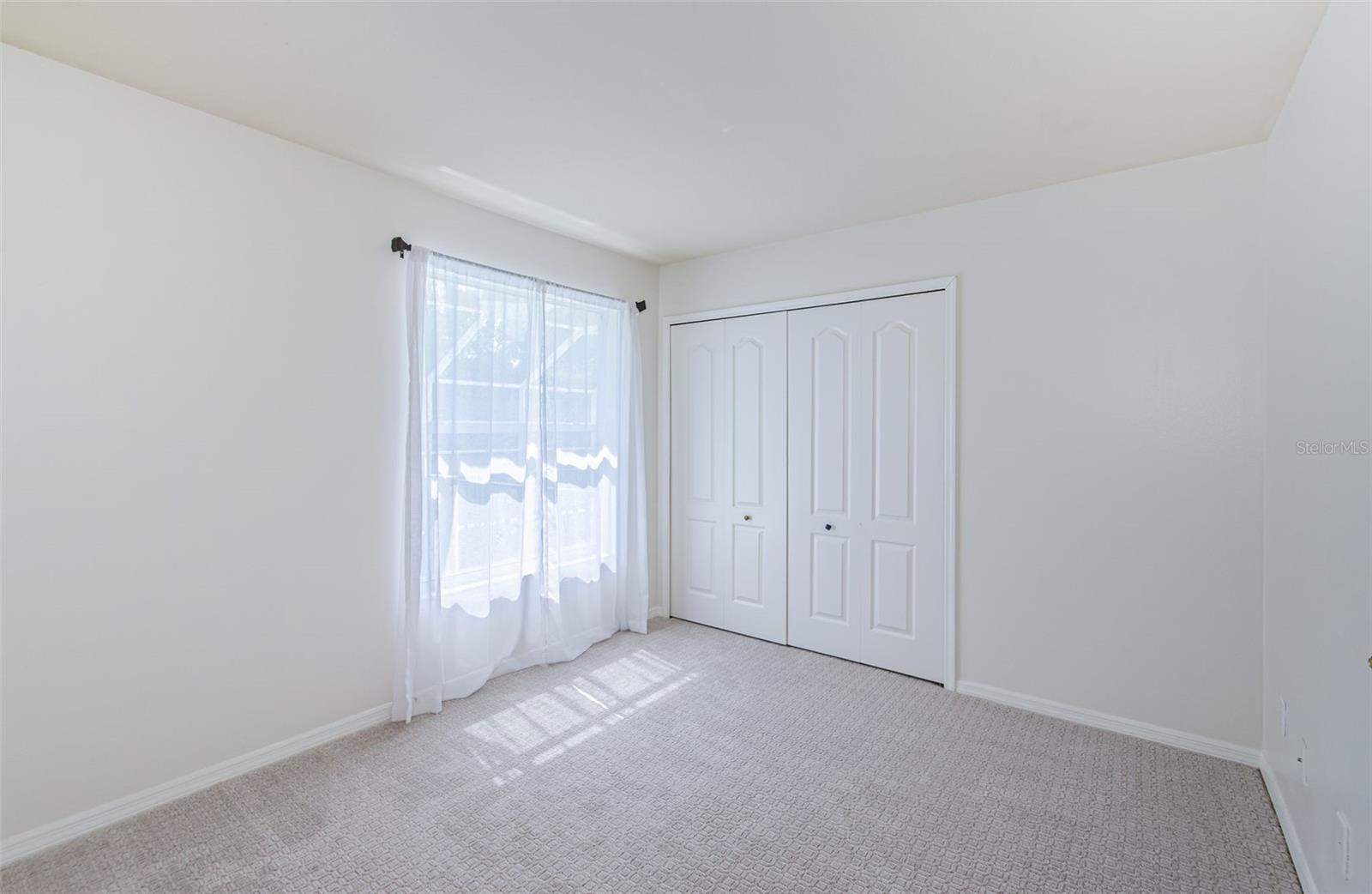 5057 SOUTHAMPTON CIR