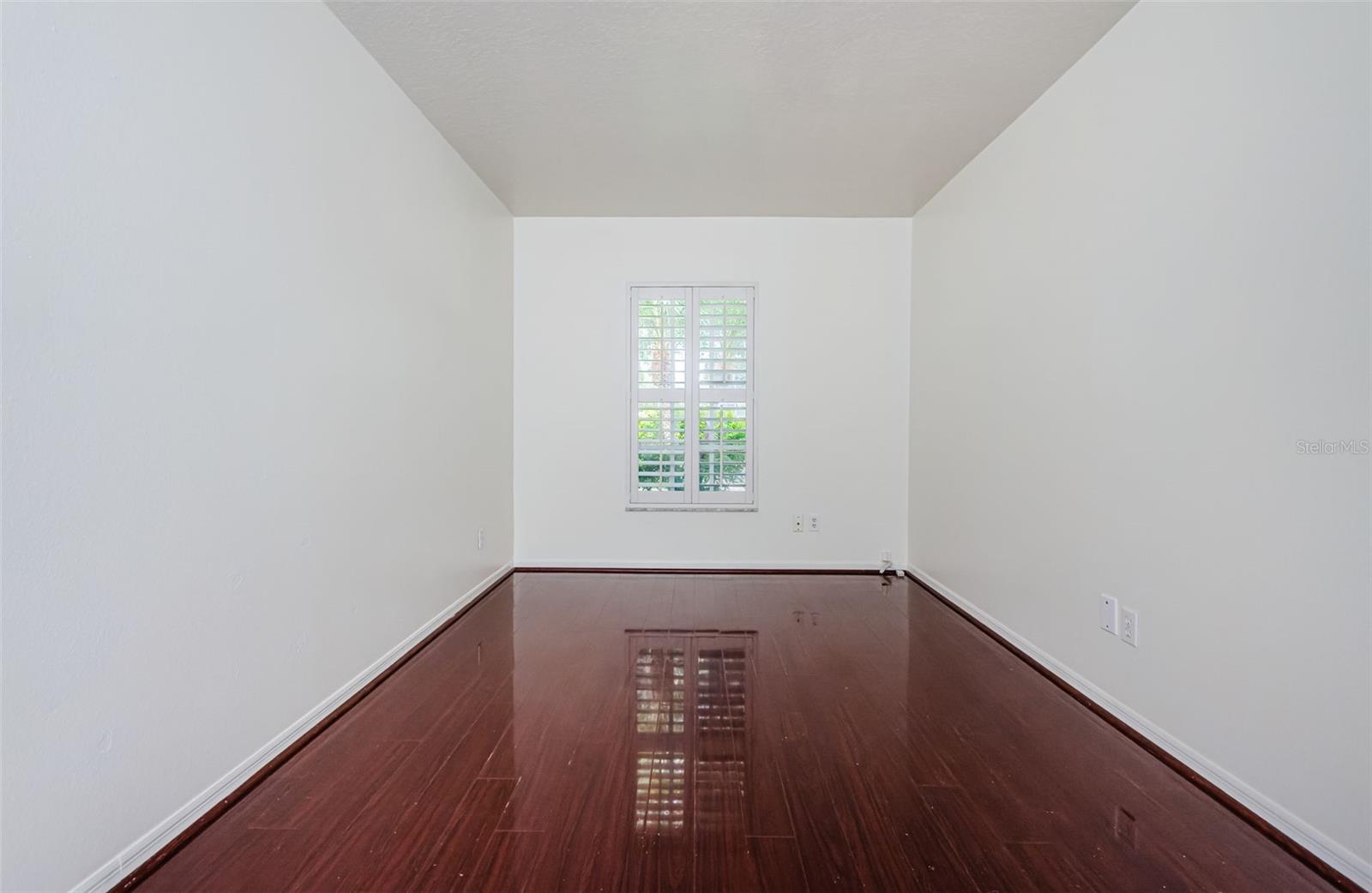 5057 SOUTHAMPTON CIR