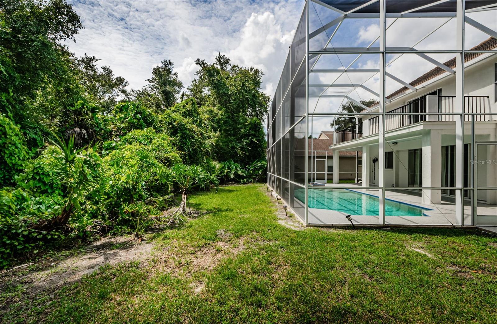 5057 SOUTHAMPTON CIR