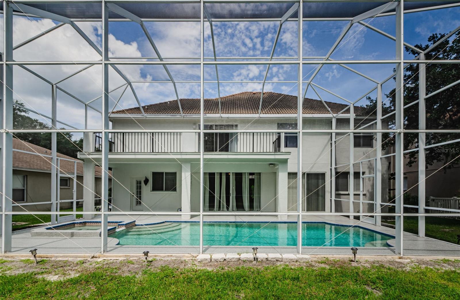 5057 SOUTHAMPTON CIR