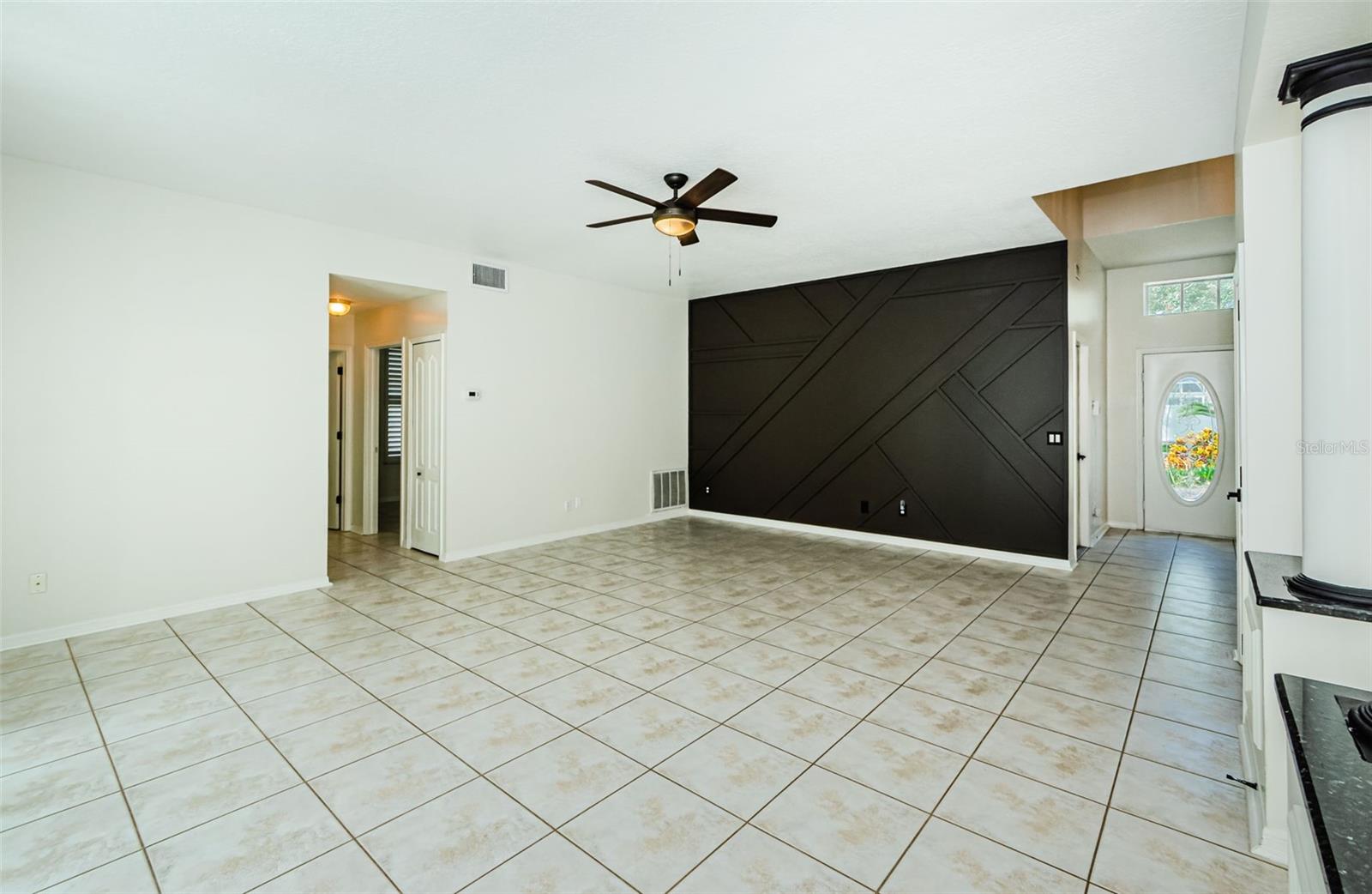 5057 SOUTHAMPTON CIR