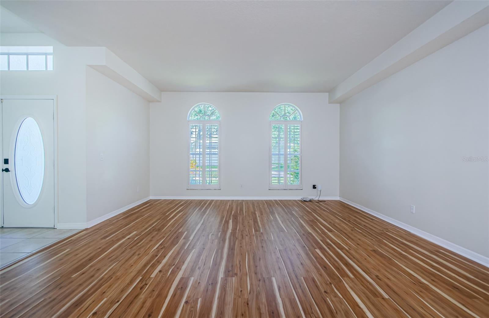 5057 SOUTHAMPTON CIR