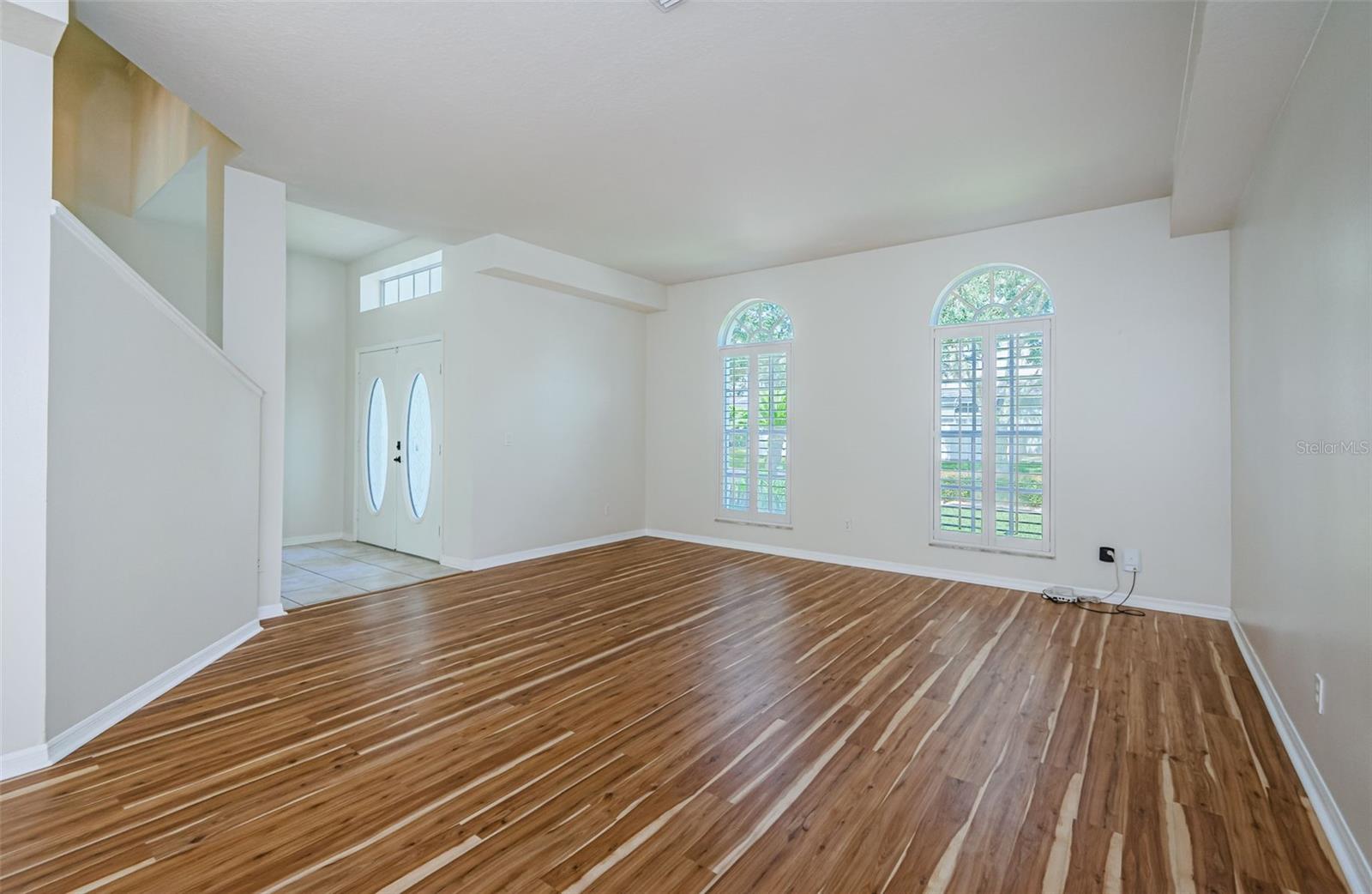 5057 SOUTHAMPTON CIR