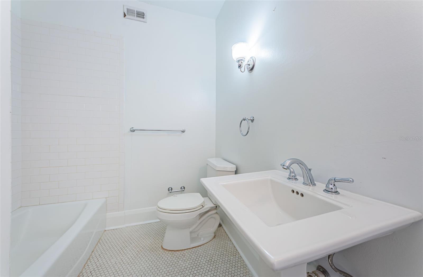 2914 W SAN RAFAEL ST