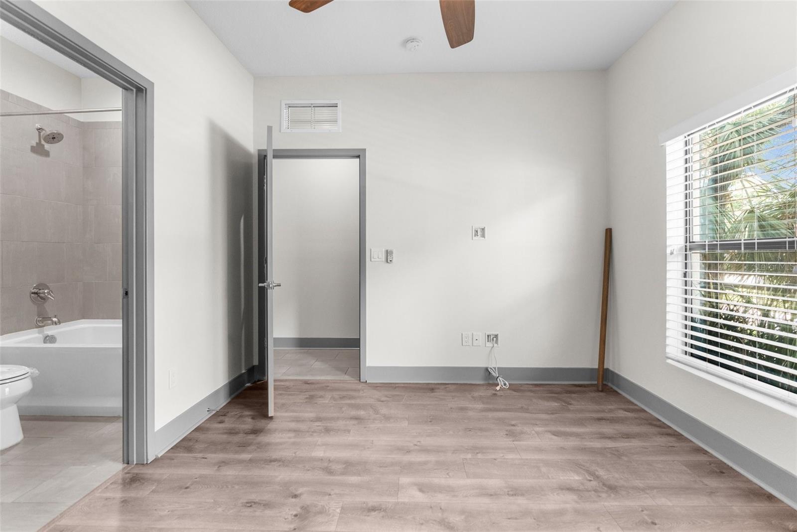 4810 W MCELROY AVE #1