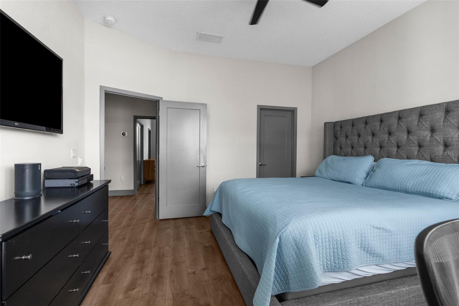 4810 W MCELROY AVE #1