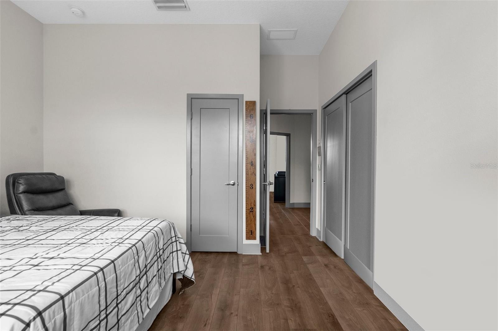 4810 W MCELROY AVE #1