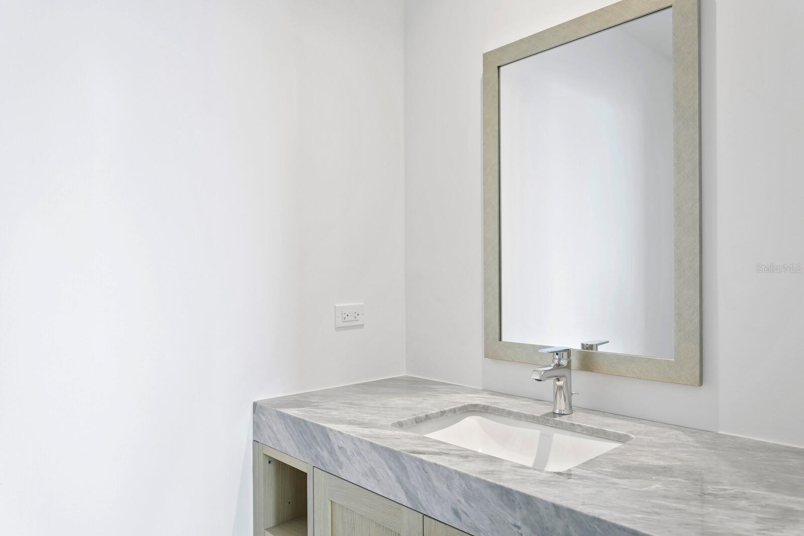 2912 W SANTIAGO ST #2304