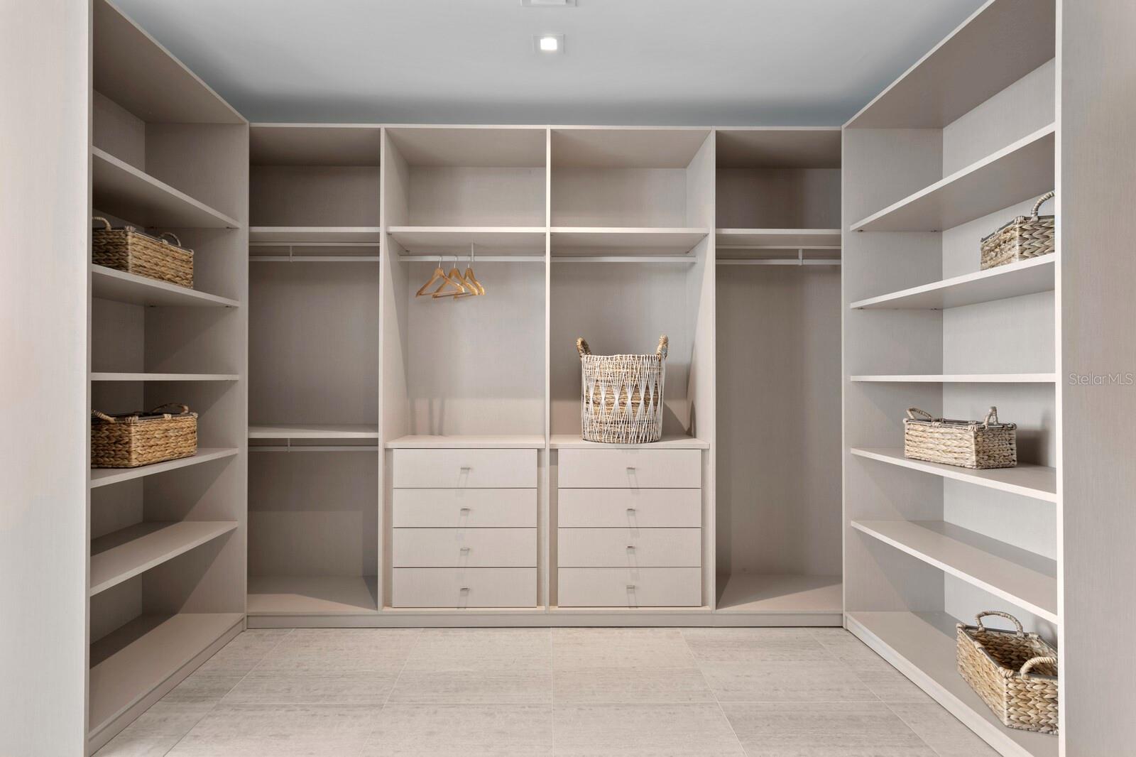 2912 W SANTIAGO ST #2304