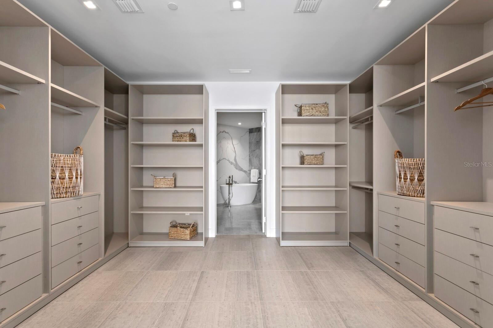 2912 W SANTIAGO ST #2304