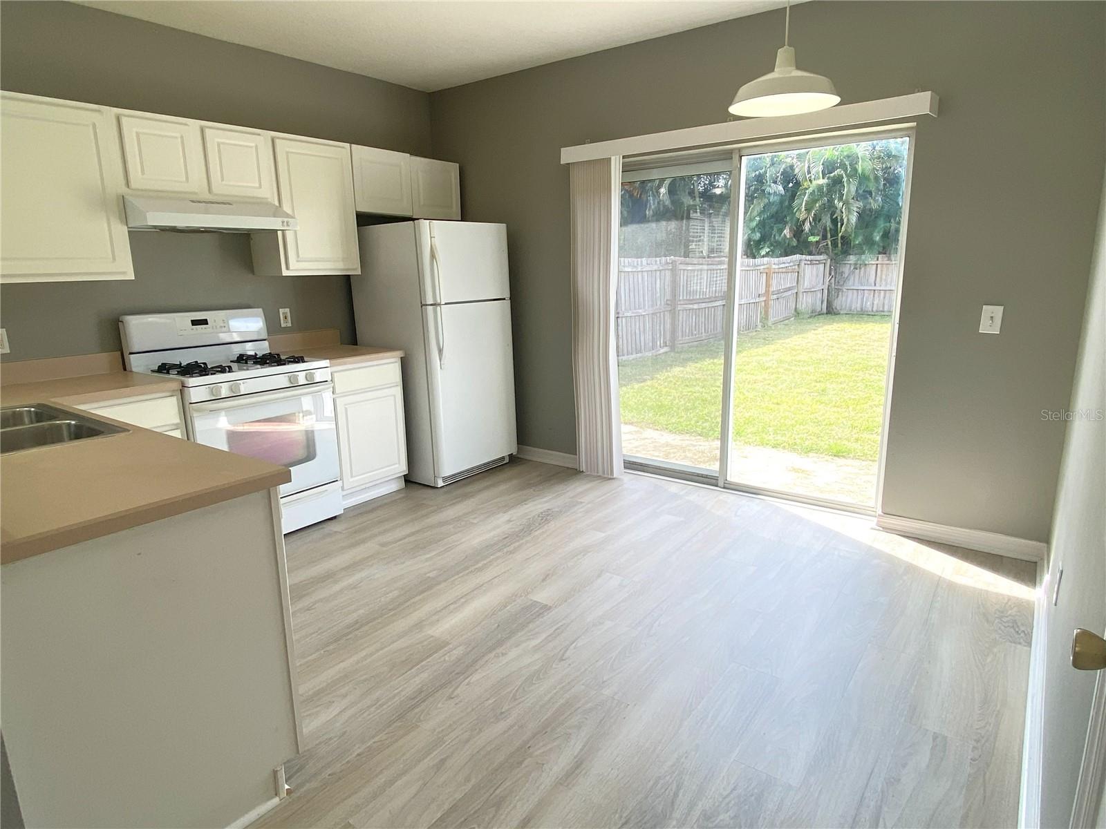 7519 OXFORD GARDEN CIR