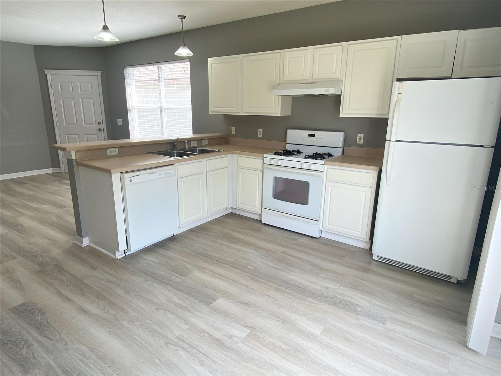 7519 OXFORD GARDEN CIR