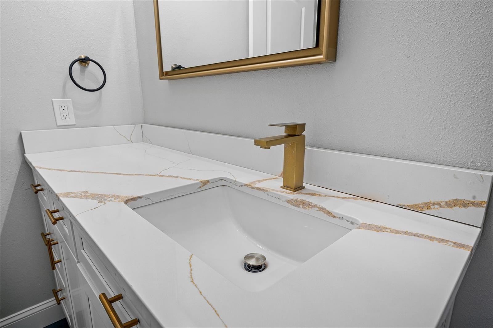 2700 NEBRASKA AVE #4-103