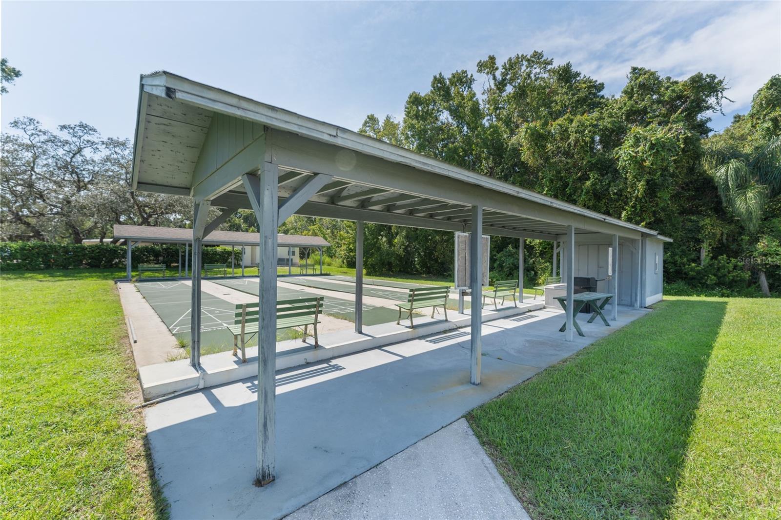 5151 FOREST GLENN DR