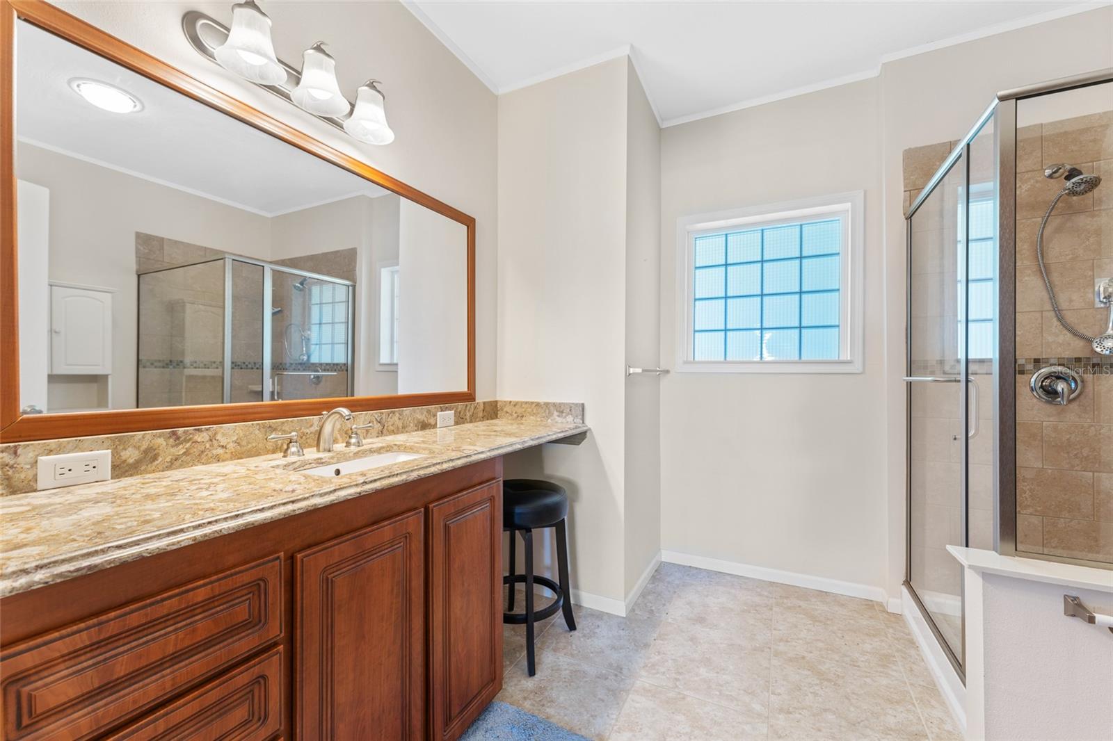 5151 FOREST GLENN DR