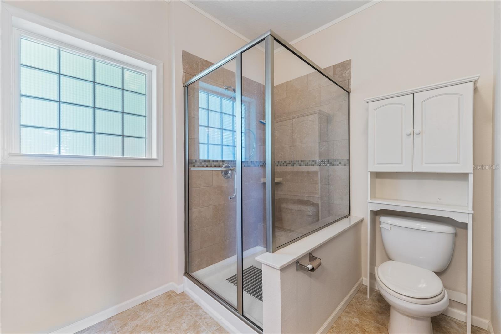 5151 FOREST GLENN DR