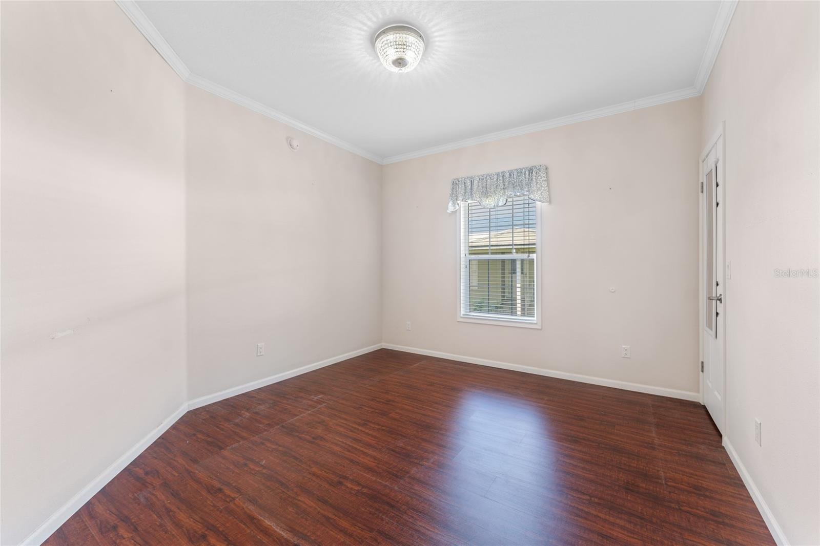 5151 FOREST GLENN DR