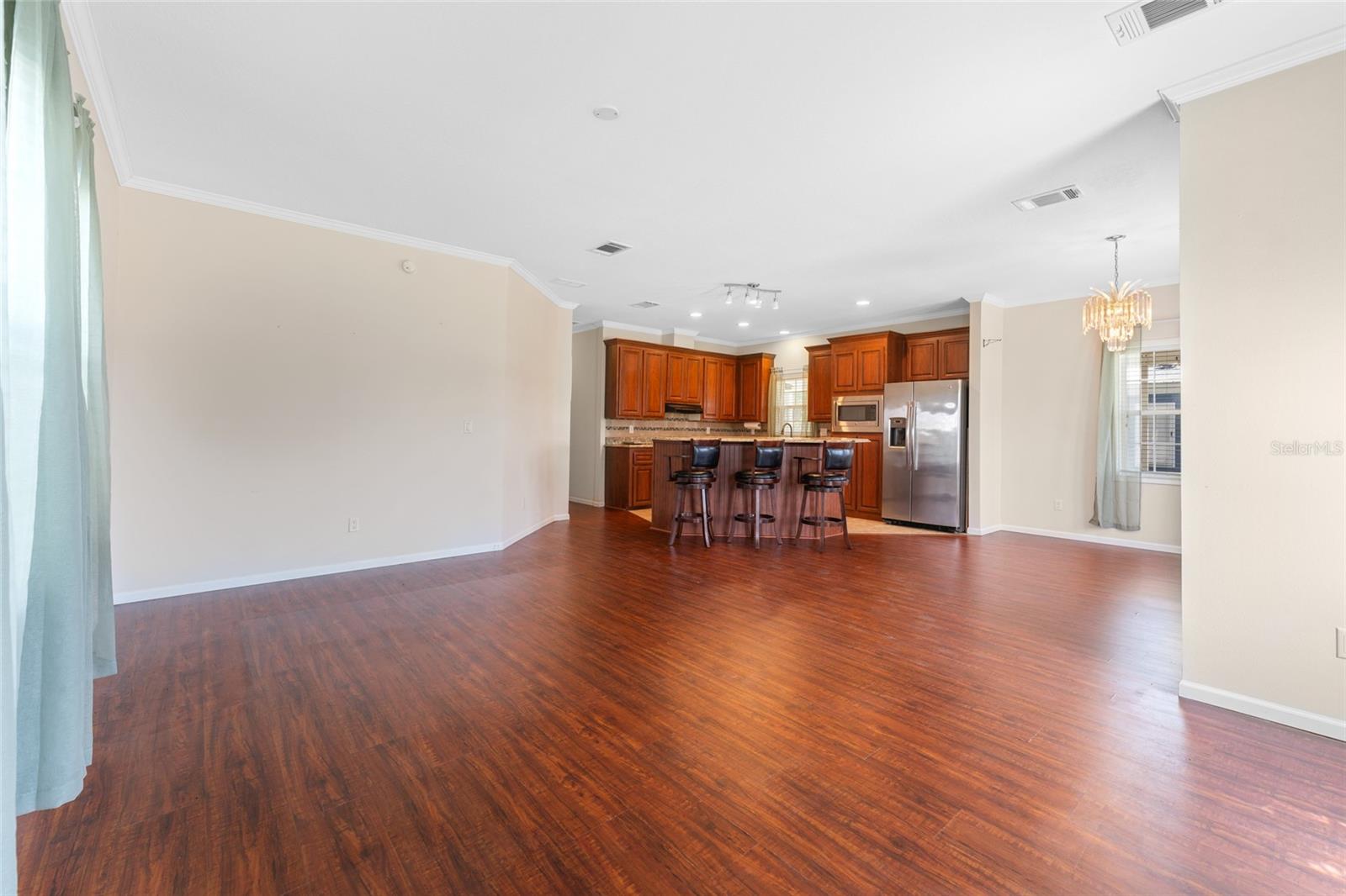 5151 FOREST GLENN DR