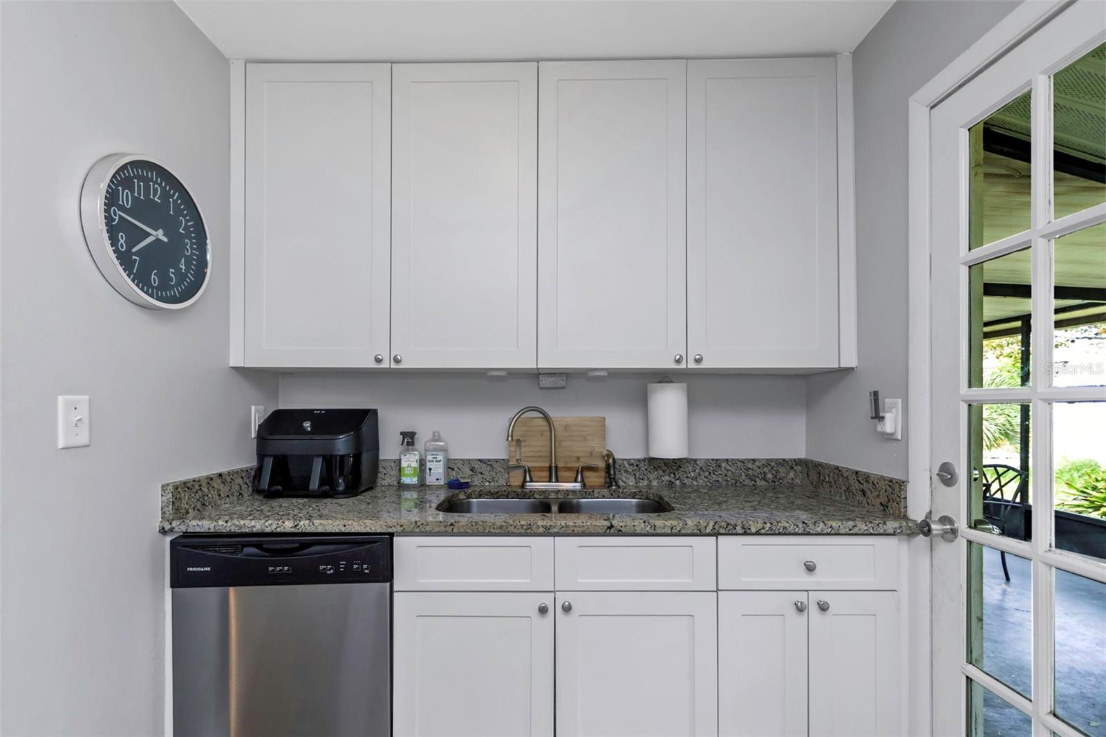 4407 W BAY VILLA AVE