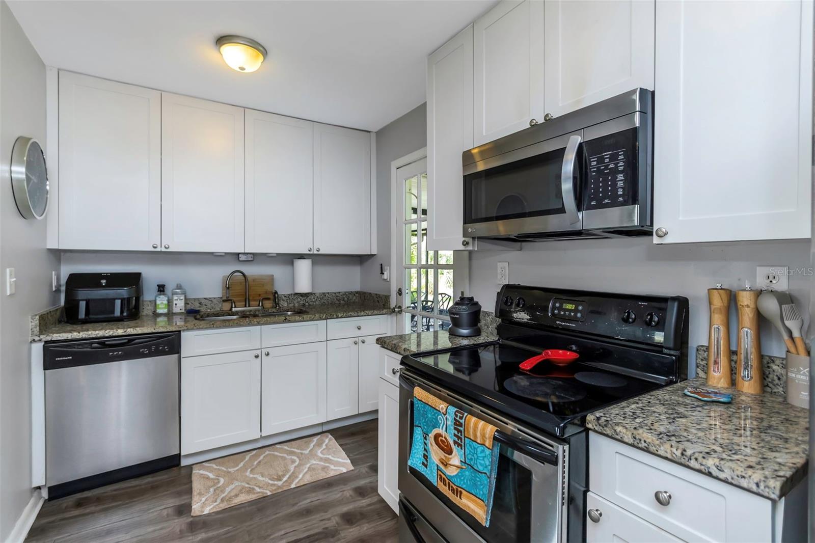 4407 W BAY VILLA AVE