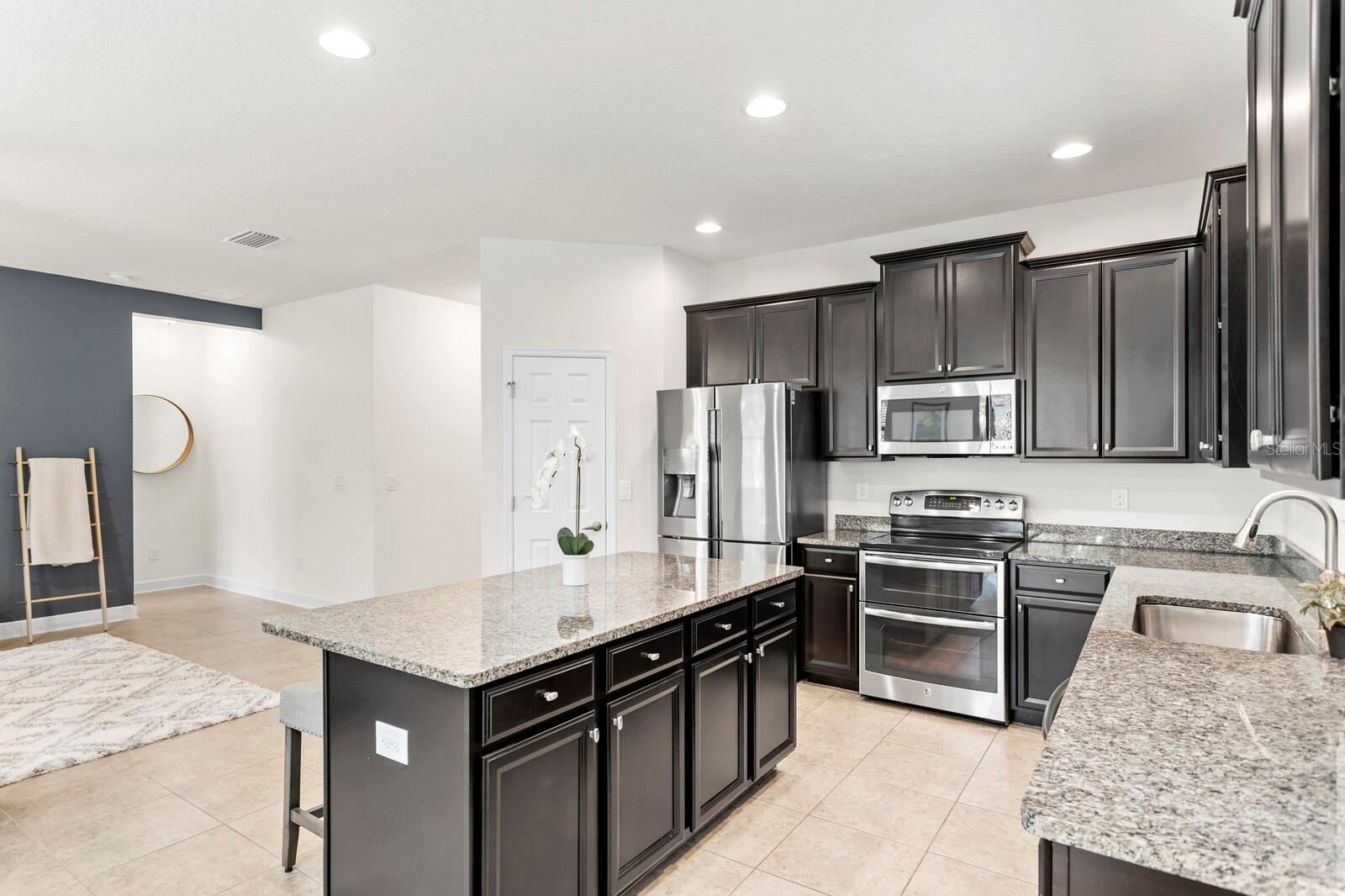 8003 WHITETAIL DEER WAY