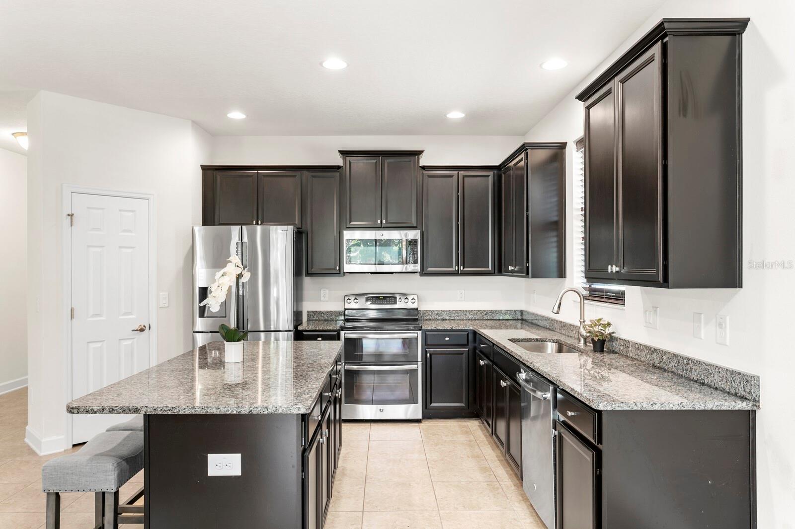 8003 WHITETAIL DEER WAY