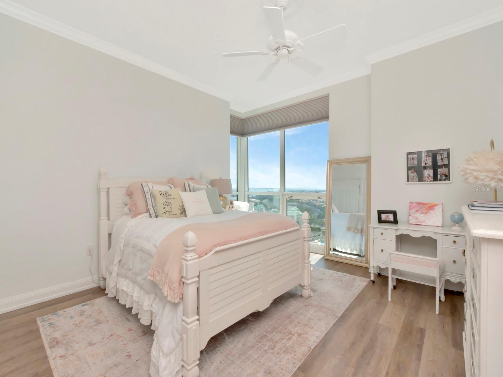 450 KNIGHTS RUN AVE #1706