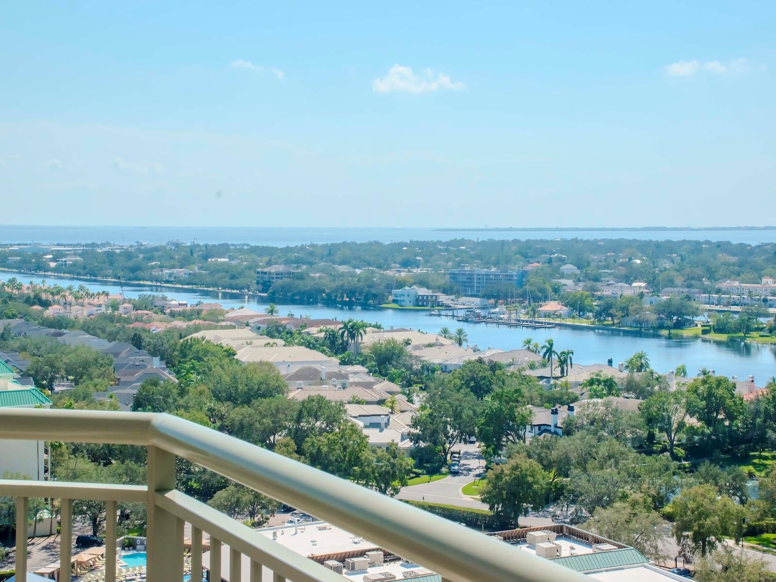 450 KNIGHTS RUN AVE #1706