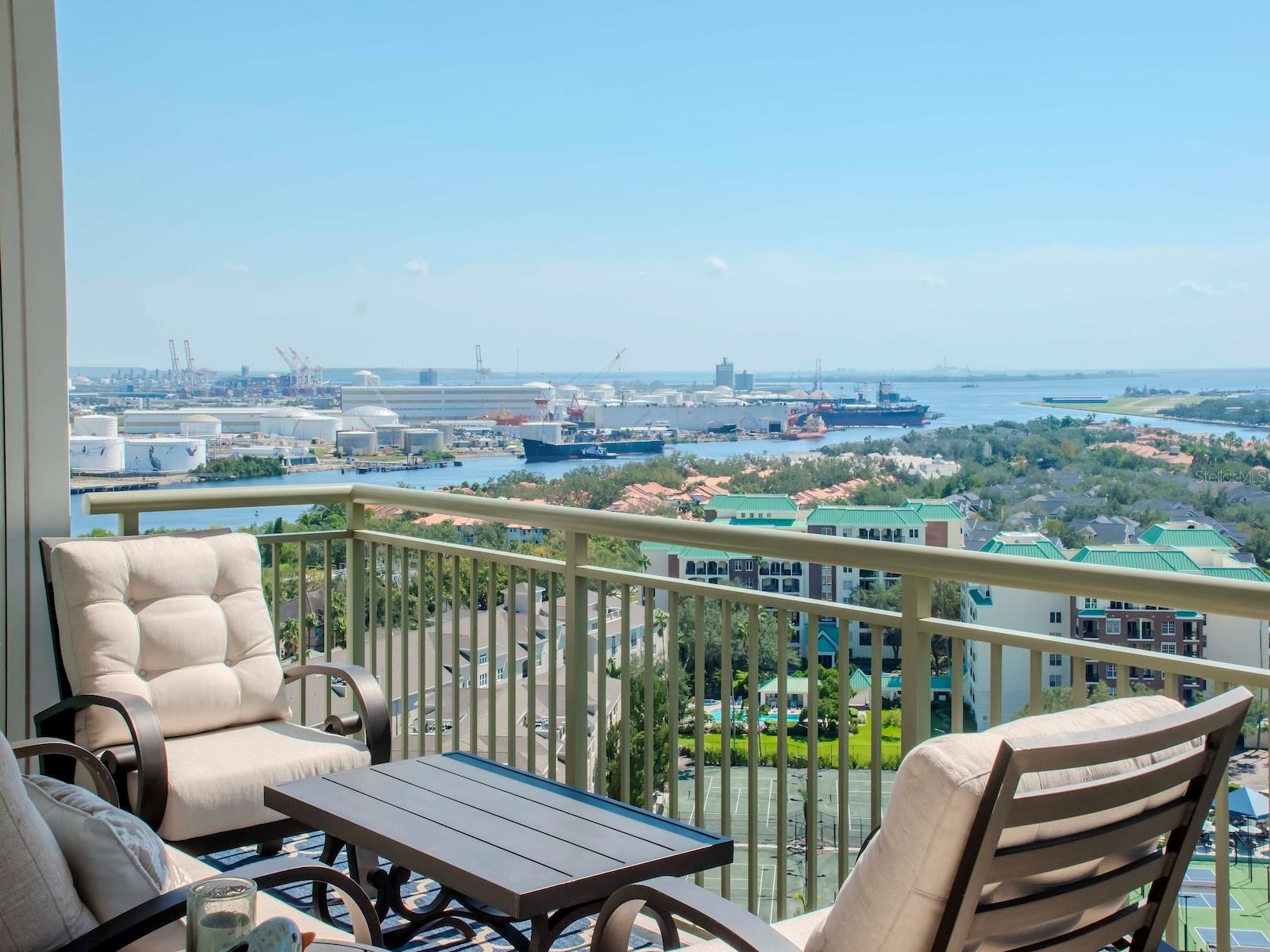 450 KNIGHTS RUN AVE #1706