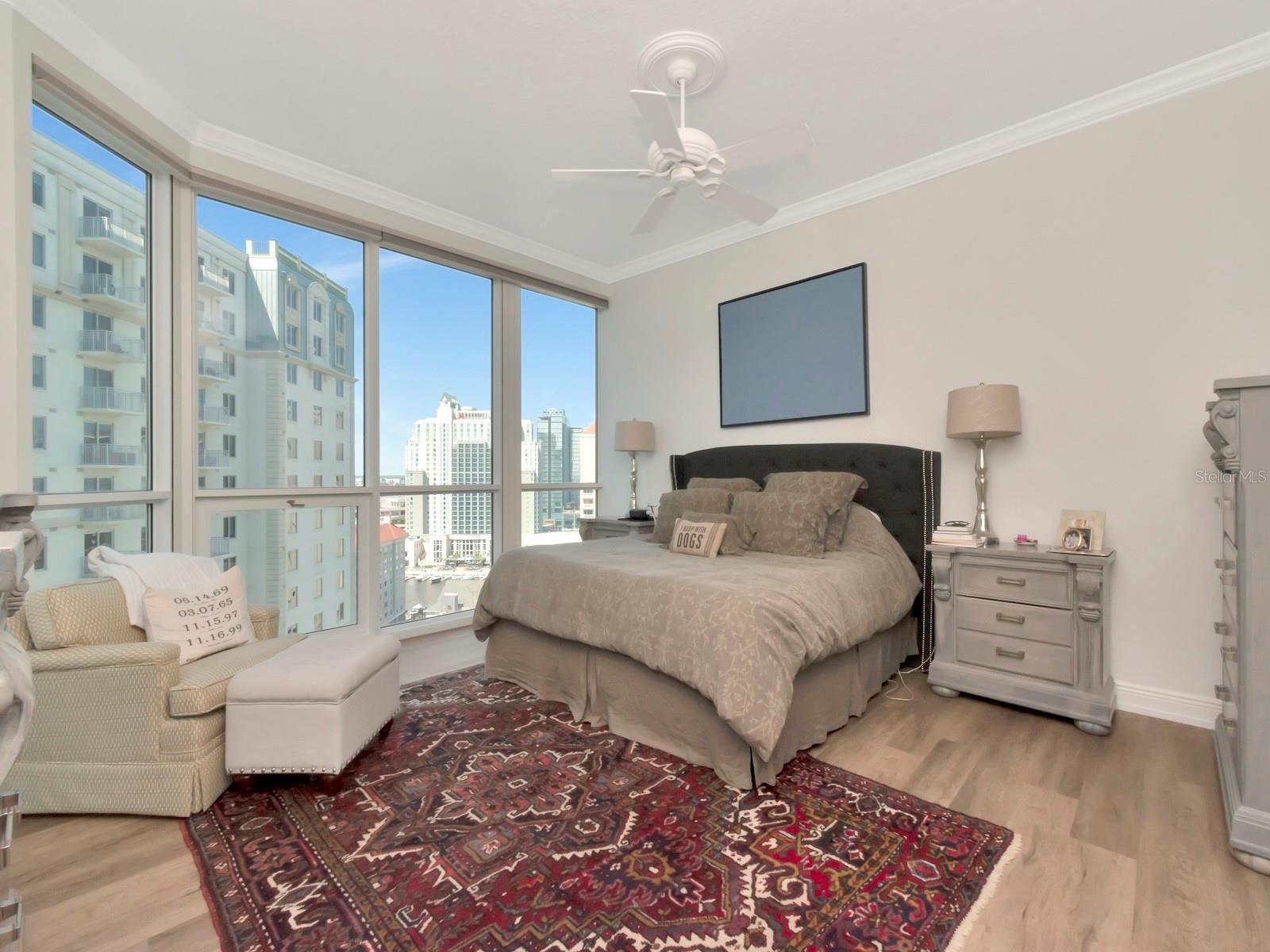 450 KNIGHTS RUN AVE #1706