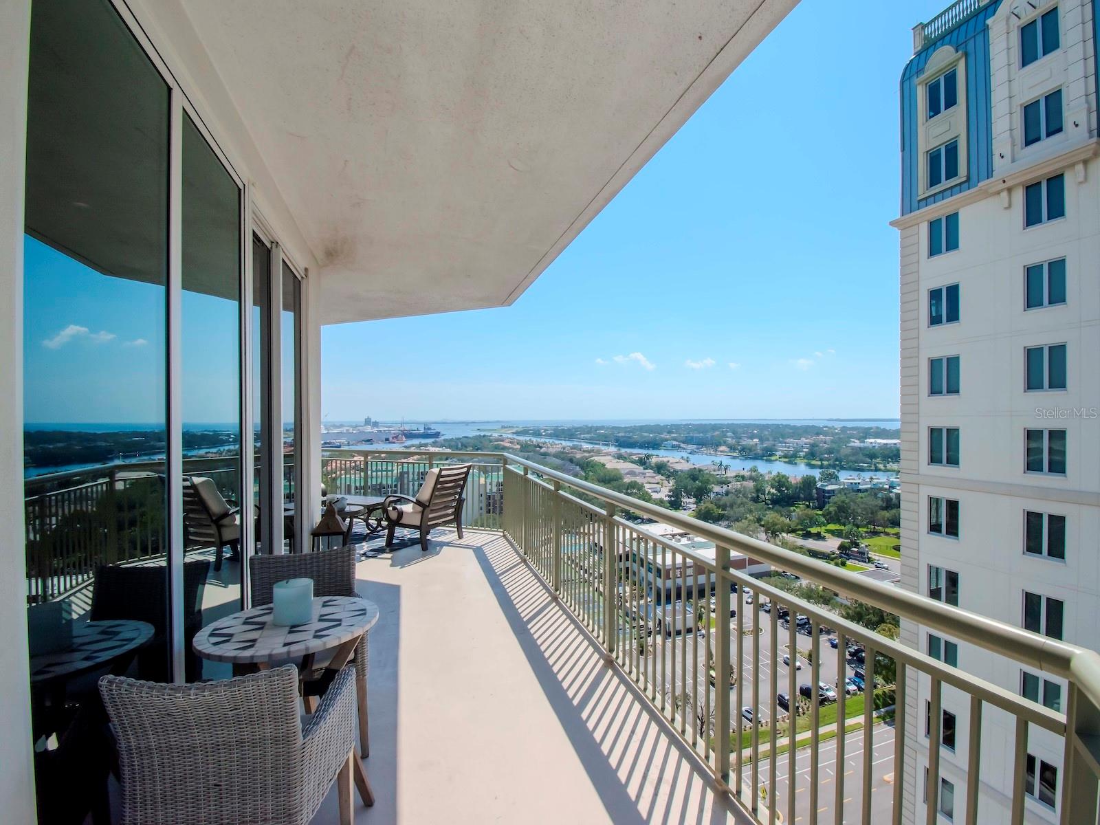 450 KNIGHTS RUN AVE #1706