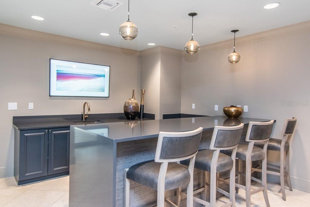 450 KNIGHTS RUN AVE #1706