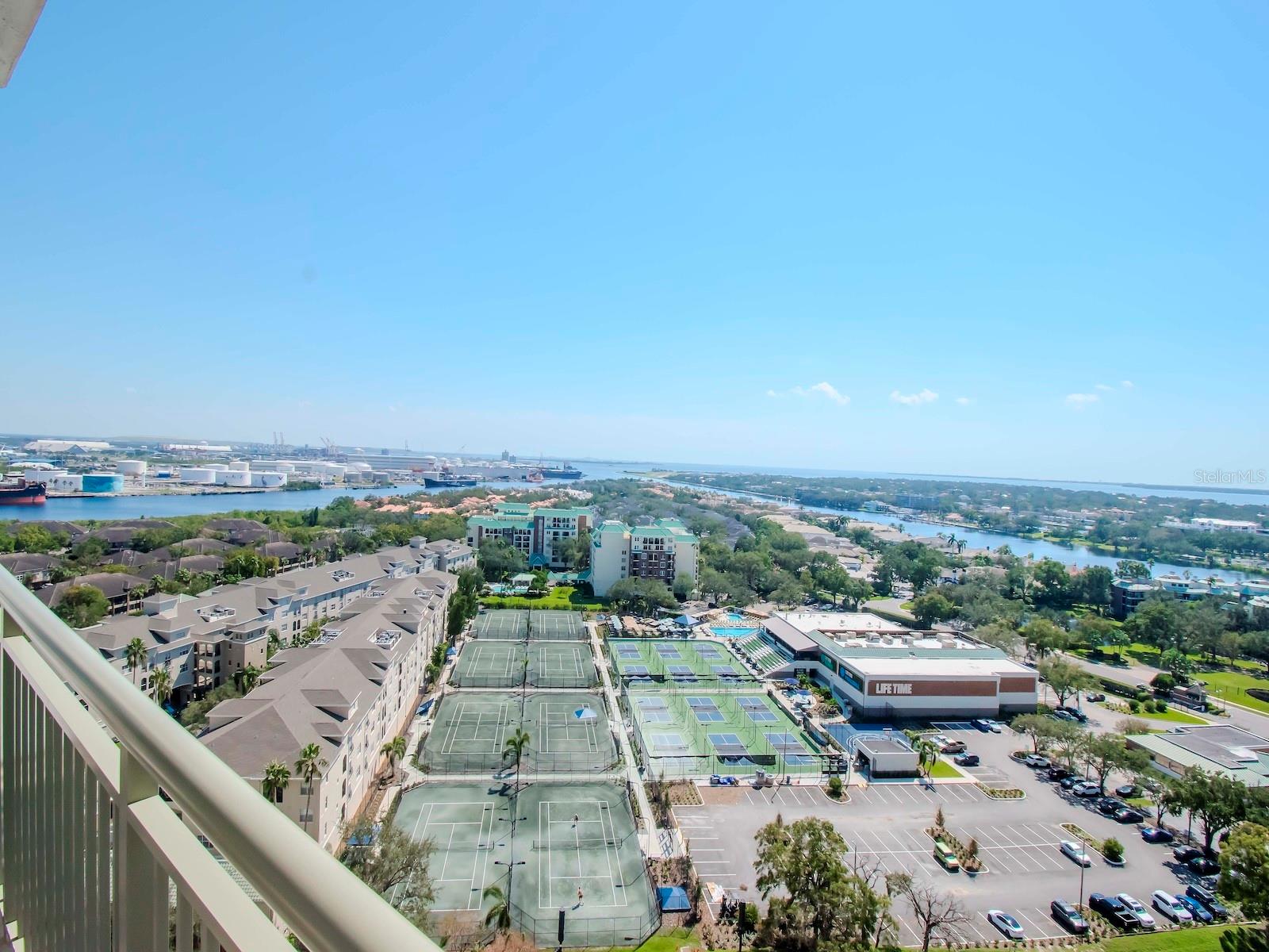 450 KNIGHTS RUN AVE #1706