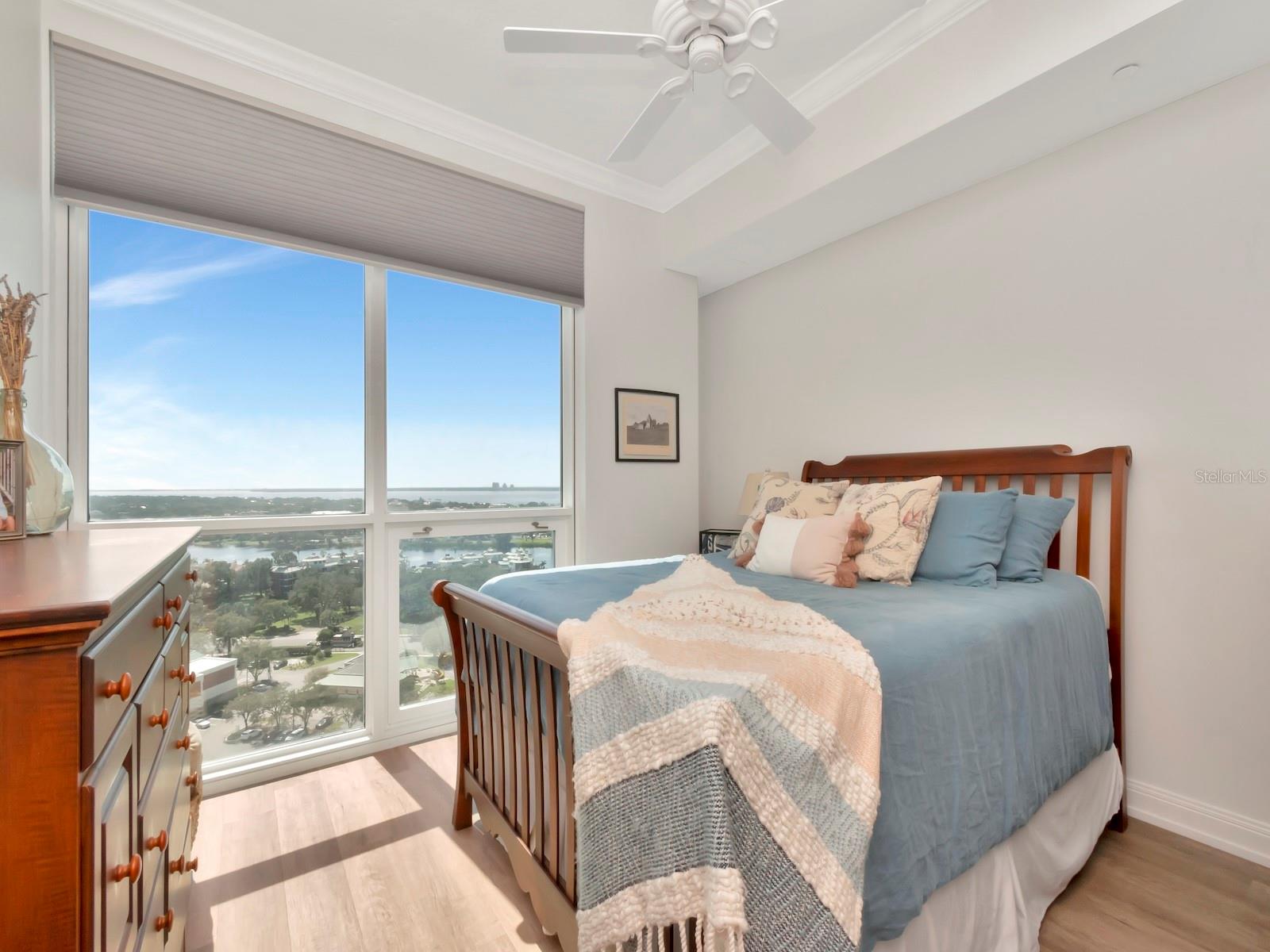 450 KNIGHTS RUN AVE #1706