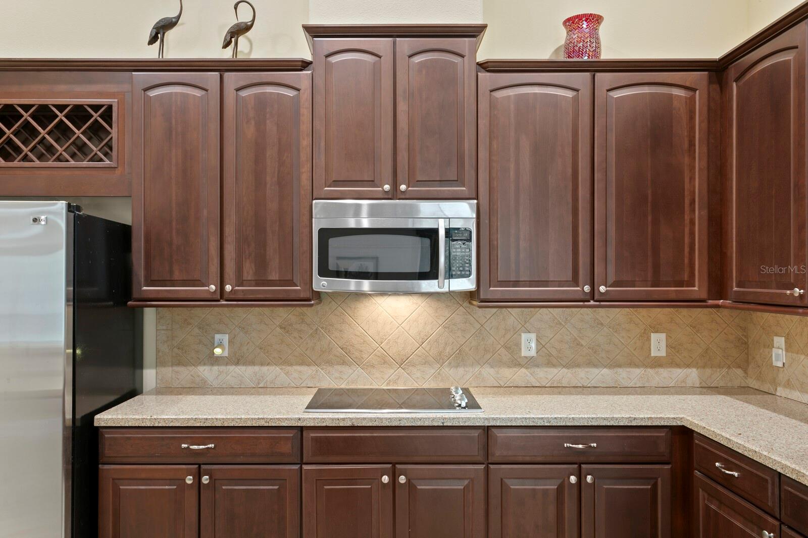 3320 MAJESTIC VIEW DR