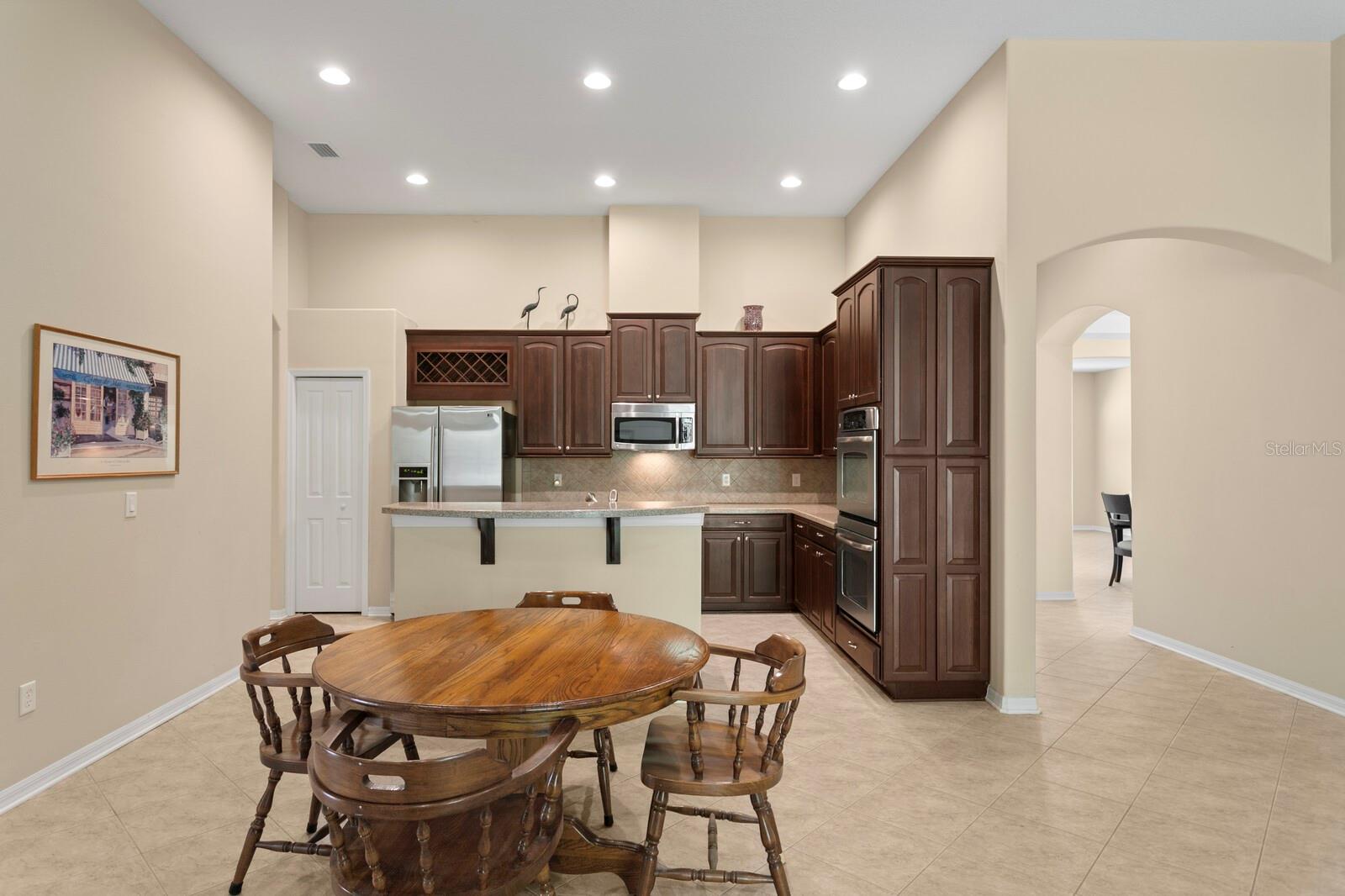 3320 MAJESTIC VIEW DR