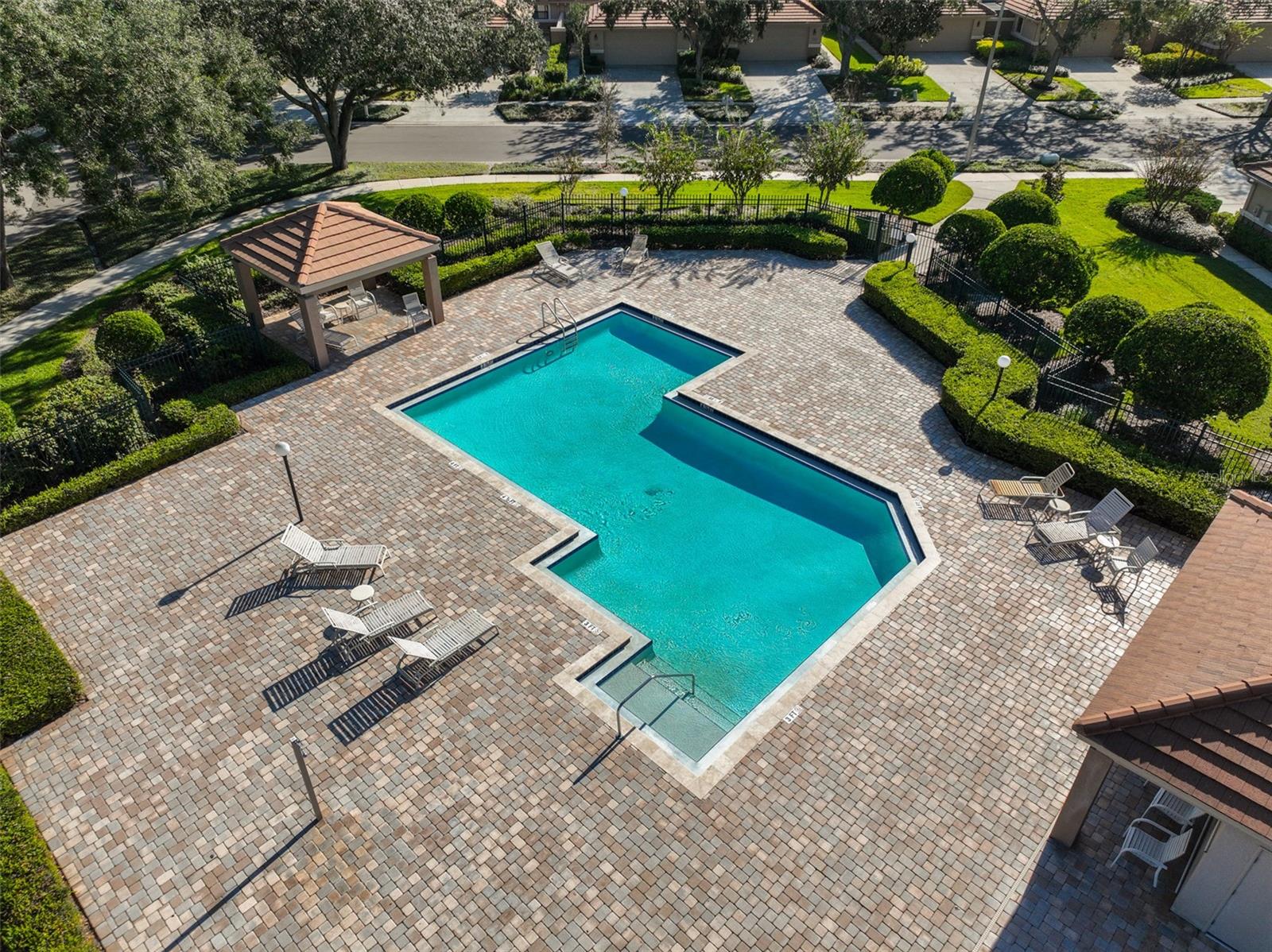 9309 HAMPSHIRE PARK DR