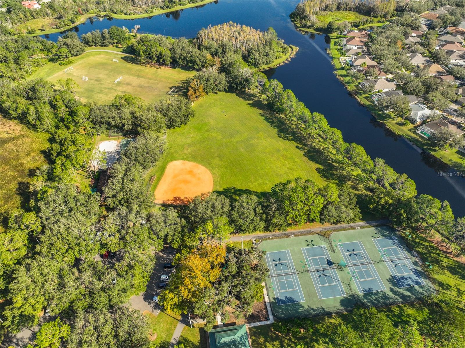 9309 HAMPSHIRE PARK DR