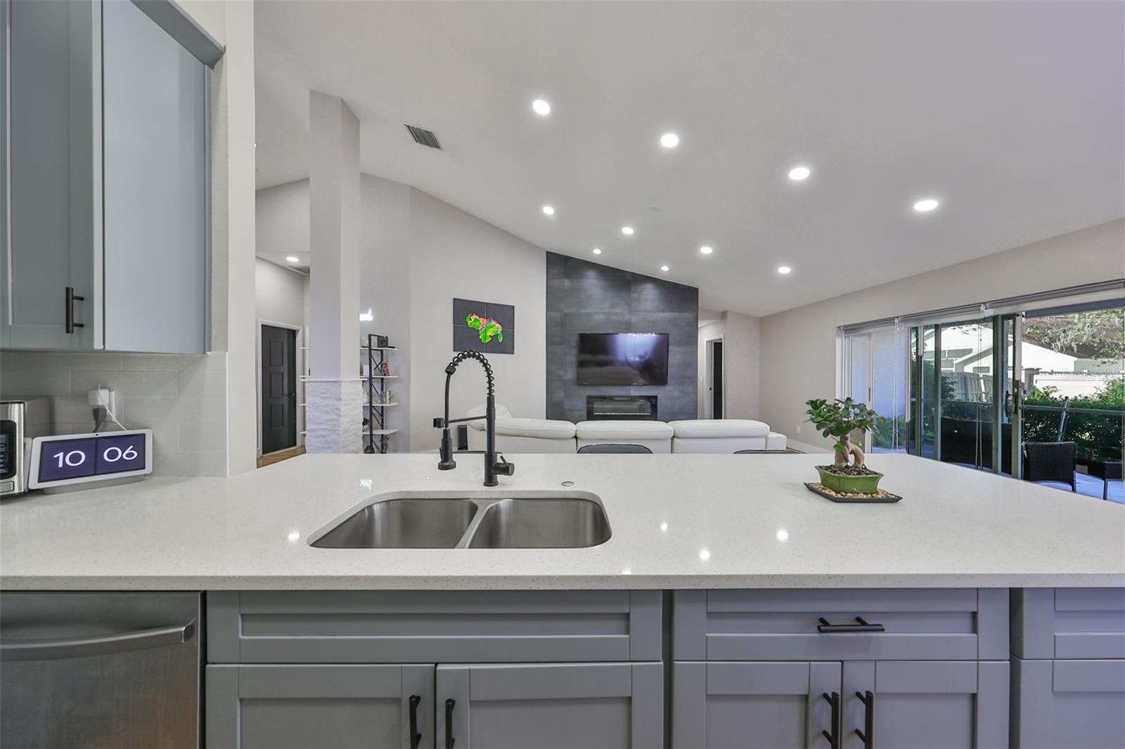 9309 HAMPSHIRE PARK DR