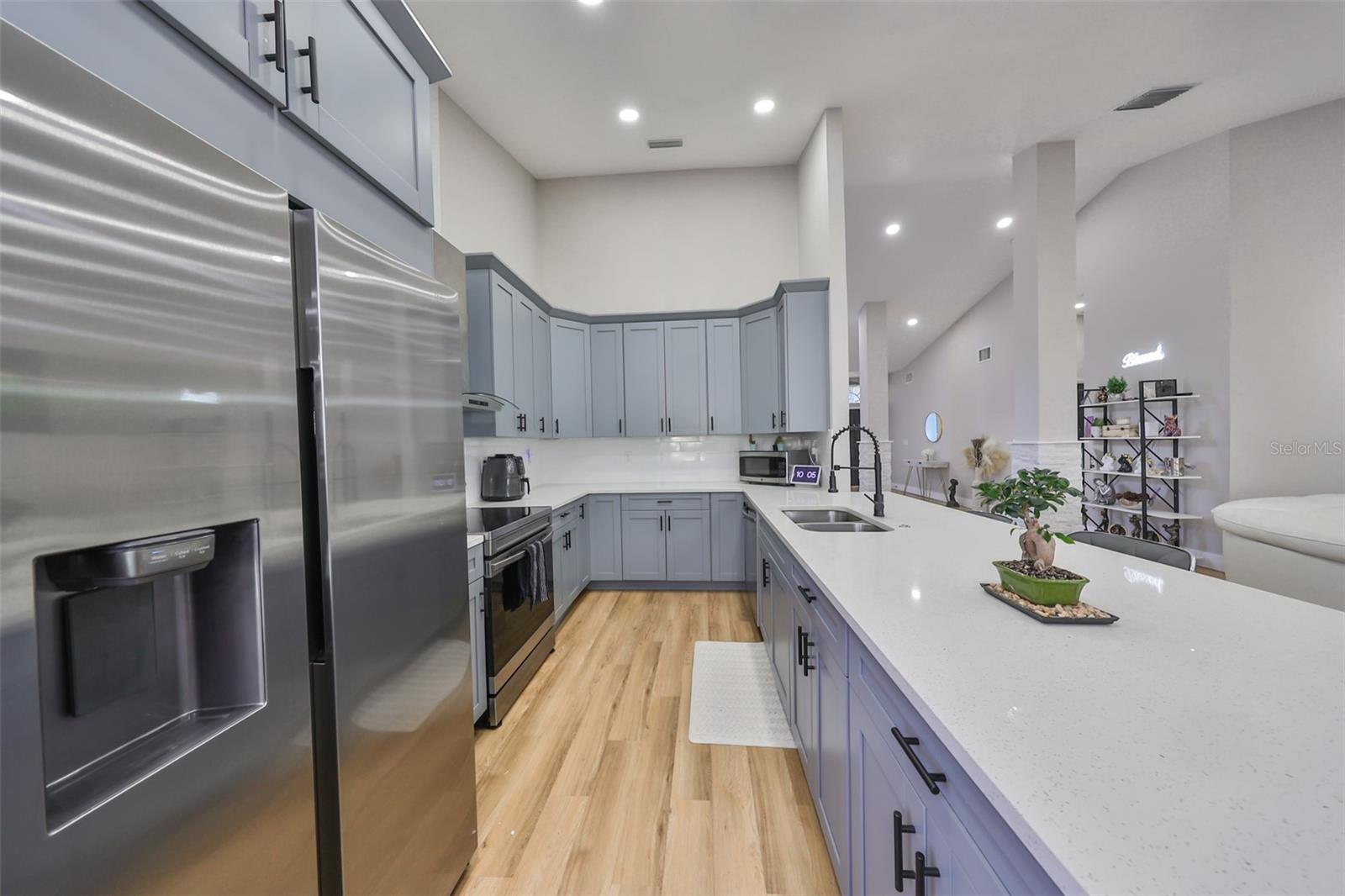 9309 HAMPSHIRE PARK DR