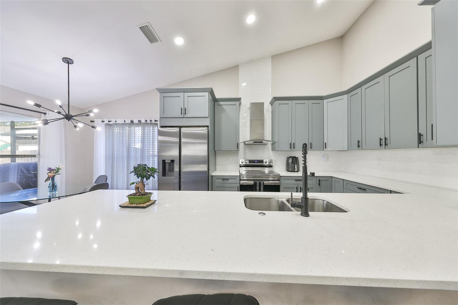 9309 HAMPSHIRE PARK DR