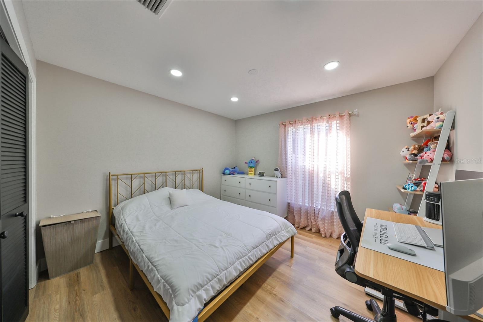 9309 HAMPSHIRE PARK DR