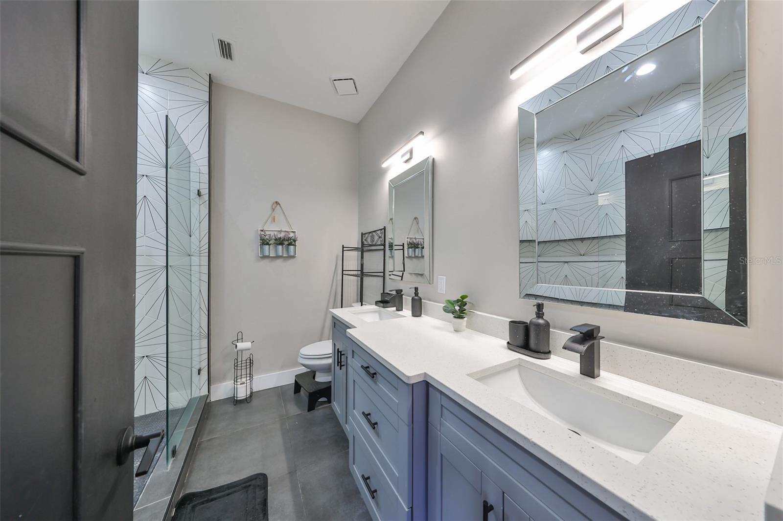 9309 HAMPSHIRE PARK DR