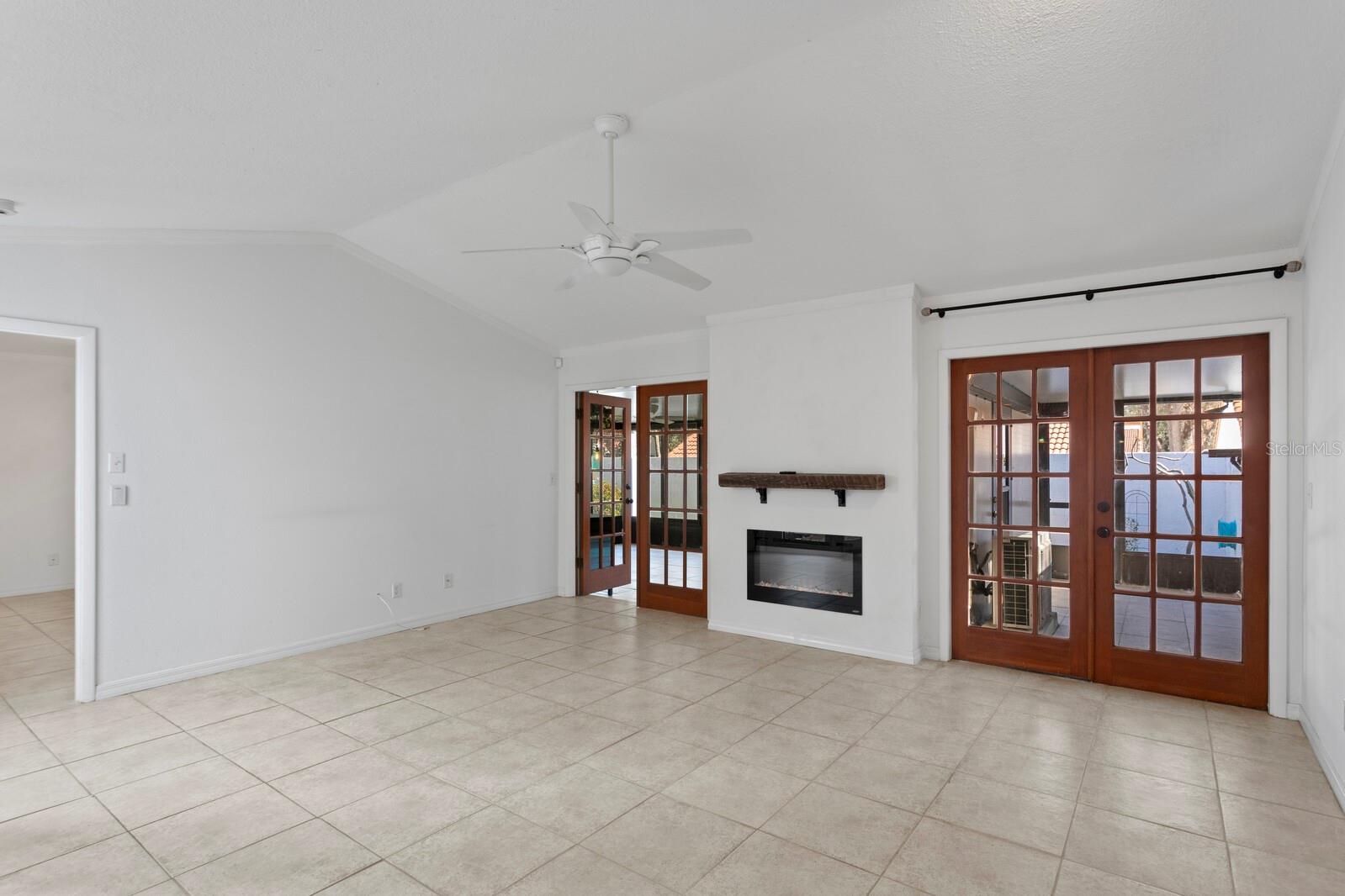 11407 ROBLES DEL RIO PL