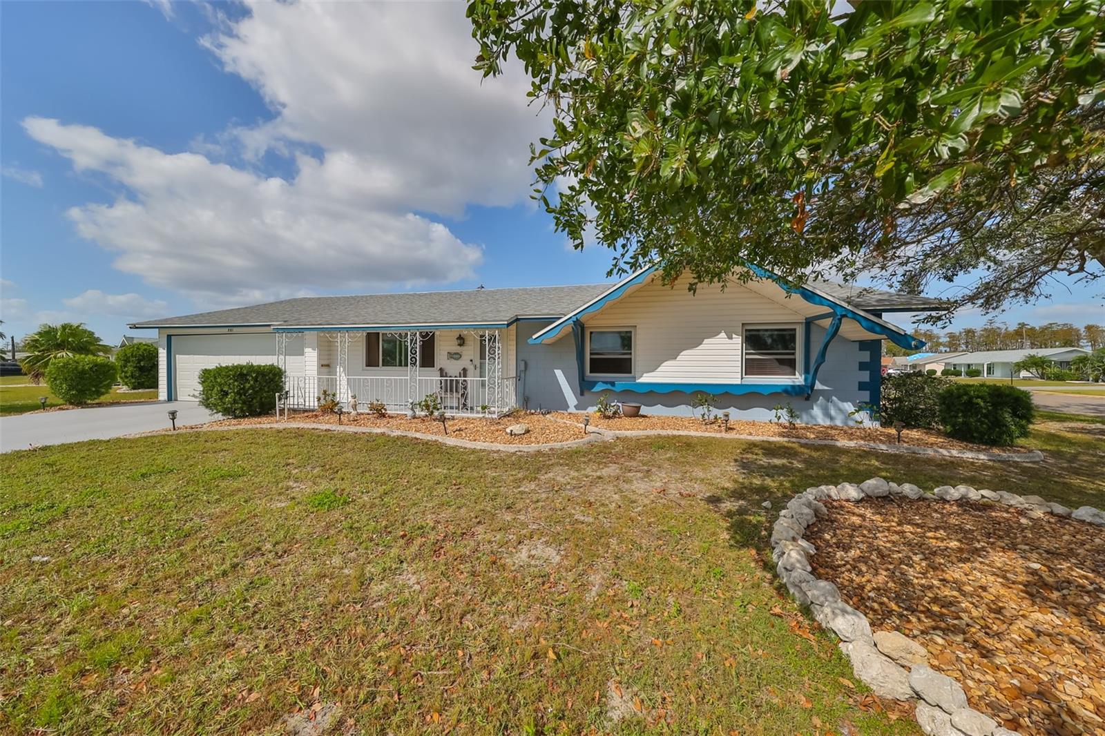 701 DESERT HILLS WAY